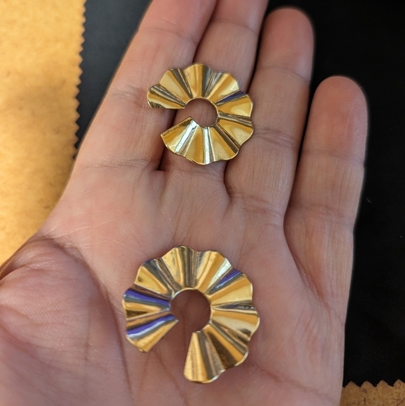 Vintage Gold TONED fan "ravioli" earings - Picture 6 of 10